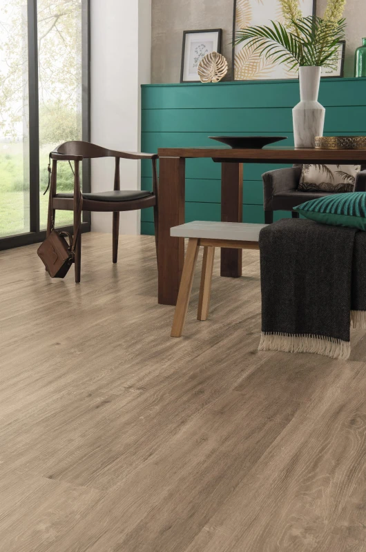 LLP307 Neutral Oak Dining Room Cameo1 CM.jpg
