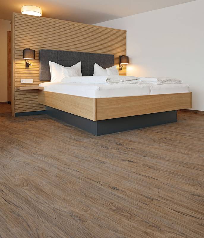 4cc7b4afff1aef24a631675fd9136133