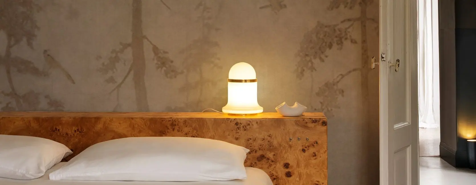 Styl japandi w praktyce - jak dobrać podłogę, dywan i dodatki, aby osiągnąć idealną harmonię?